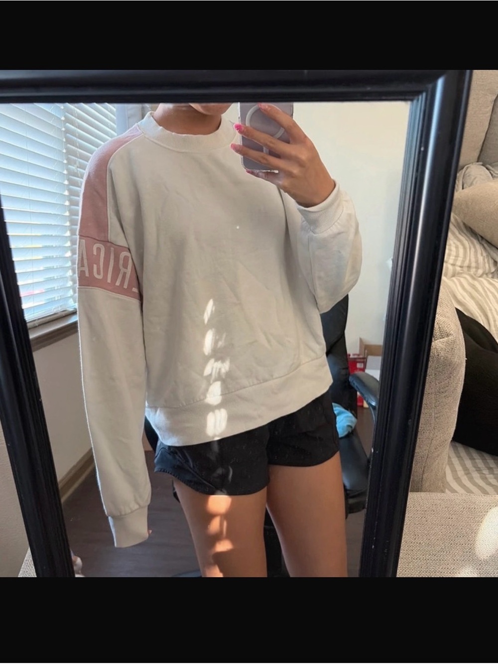 American Eagle Outfitters Cream Pullover Sweatshirt with Pink Shoulder Stripe